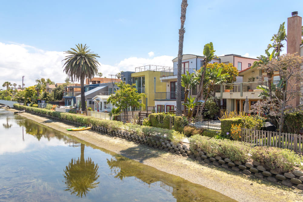 hampton-park-suburb-victoria-australia.jpg