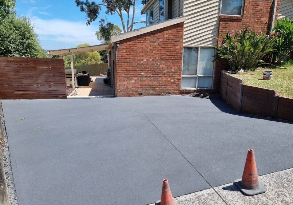 frankston-peeling-driveway-paint Peeling paint coating on an existing concrete driveway in Frankston